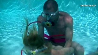 David & Samantha Cruz víz alatti durva szex