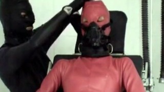Lesbiene din cauciuc din latex Femdom Breath Play Mască de gaz Gyno Clinic Chair Bondage