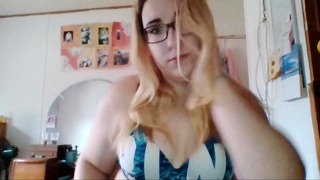 Molly Bangkock Hits Bong! Teen