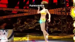 Klaarkomen en in de kerker kruipen Persona 4 Gouden sexy gamermeisje