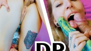 Hard anal knulling + DP med leketøy / tatovering Punk jente blir dyp hals knullet, minibank, Gape Goth Alt