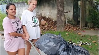 Moradoras De Rua Safadas Trocam Banho Quente Por Boquete Molhado . Paty Bumbum E Fada Mel – El Toro De Oro