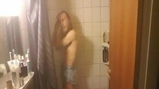 Szybki prysznic z pieluchami
