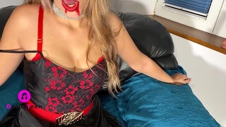 Garota Vampiro Tocando Sua Buceta