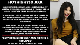 Sexy Hotkinkyjo zelf anaal vuistneuken en verzakking