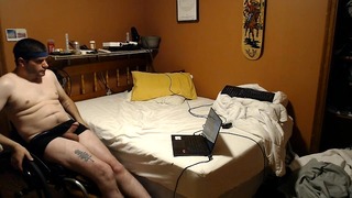Paraplegic guy shows off body -vvulfie